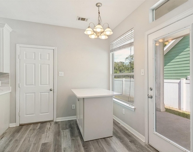 1219 Devonshire Drive - Photo Thumbnail 6