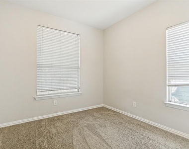 1219 Devonshire Drive - Photo Thumbnail 18