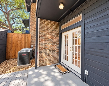 7525 Holly Hill Drive - Photo Thumbnail 13