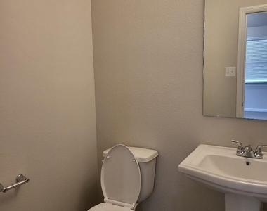 2439 Rocky Mountain Drive - Photo Thumbnail 8