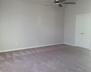 2439 Rocky Mountain Drive - Photo Thumbnail 9