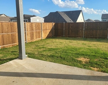 2439 Rocky Mountain Drive - Photo Thumbnail 20