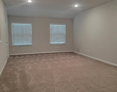 2439 Rocky Mountain Drive - Photo Thumbnail 14