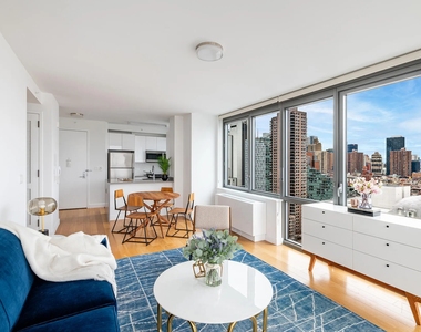 606 West 57th Street - Photo Thumbnail 3