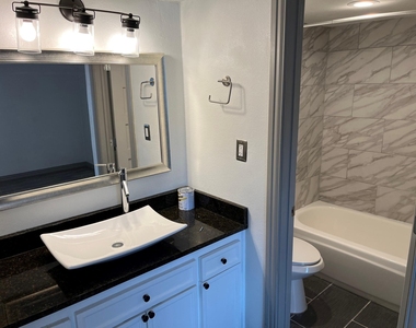 2800 Douglas Avenue - Photo Thumbnail 9