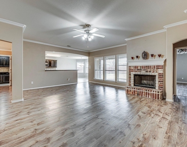 713 Escapade Court - Photo Thumbnail 4
