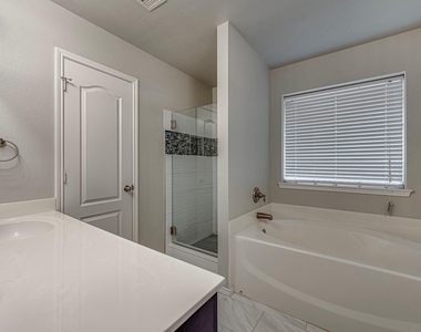 713 Escapade Court - Photo Thumbnail 14