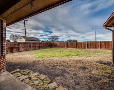 713 Escapade Court - Photo Thumbnail 2
