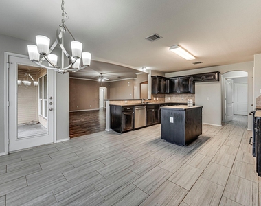 713 Escapade Court - Photo Thumbnail 7