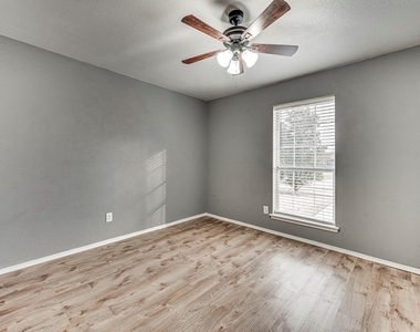 713 Escapade Court - Photo Thumbnail 10