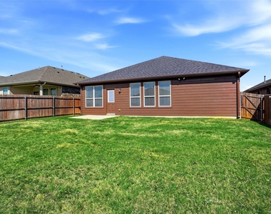 1112 Bowlus Drive - Photo Thumbnail 14
