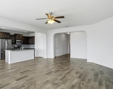 1112 Bowlus Drive - Photo Thumbnail 2