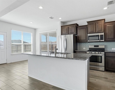 1112 Bowlus Drive - Photo Thumbnail 5