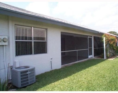 147 Moccasin Trail S - Photo Thumbnail 2
