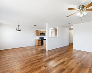1416 Primrose Lane - Photo Thumbnail 4