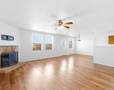 1416 Primrose Lane - Photo Thumbnail 3