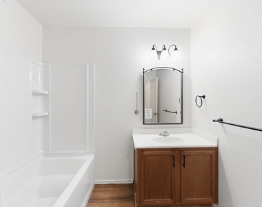 1416 Primrose Lane - Photo Thumbnail 10