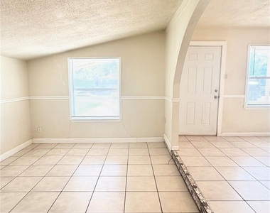 2034 Fannin Street - Photo Thumbnail 5