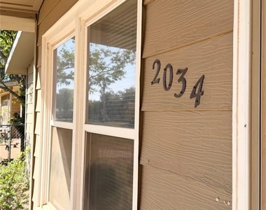 2034 Fannin Street - Photo Thumbnail 3