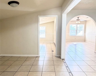 2034 Fannin Street - Photo Thumbnail 12