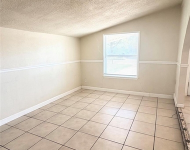 2034 Fannin Street - Photo Thumbnail 6