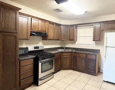 2034 Fannin Street - Photo Thumbnail 9