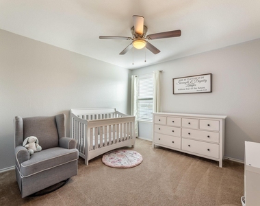2121 Meadow View Drive - Photo Thumbnail 18