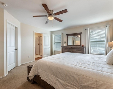 2121 Meadow View Drive - Photo Thumbnail 13