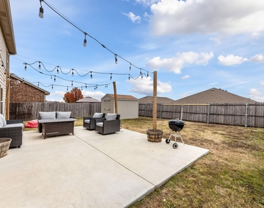 2121 Meadow View Drive - Photo Thumbnail 23