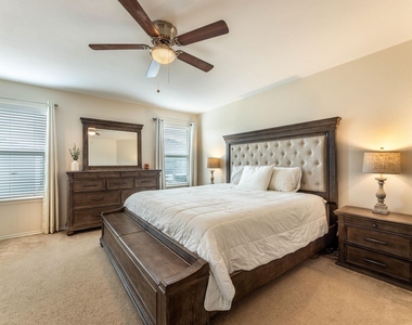 2121 Meadow View Drive - Photo Thumbnail 11