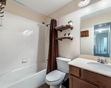 2121 Meadow View Drive - Photo Thumbnail 22