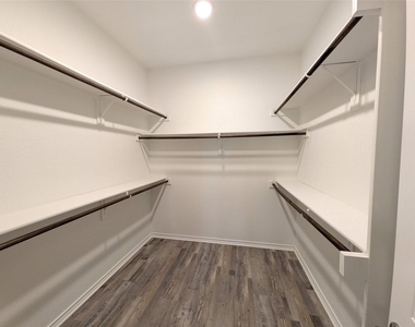 2424 Clay Creek Lane - Photo Thumbnail 25