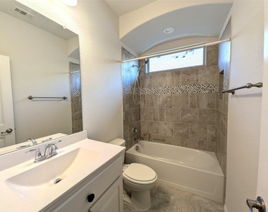 2424 Clay Creek Lane - Photo Thumbnail 30