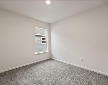 908 Burlington Avenue - Photo Thumbnail 8