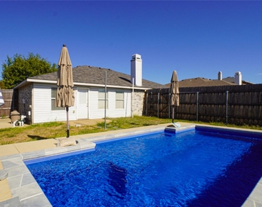 1403 Glenwick Drive - Photo Thumbnail 21