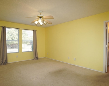 1403 Glenwick Drive - Photo Thumbnail 10