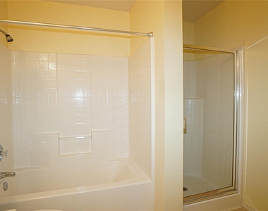 1403 Glenwick Drive - Photo Thumbnail 13