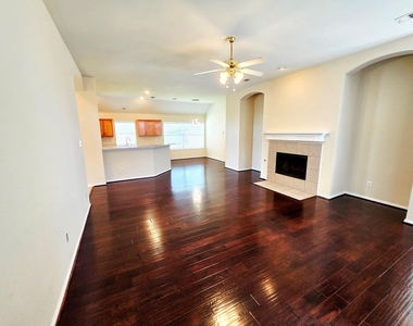 3205 Hamlett Lane - Photo Thumbnail 9