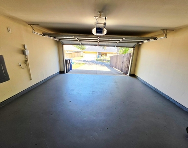 3205 Hamlett Lane - Photo Thumbnail 19