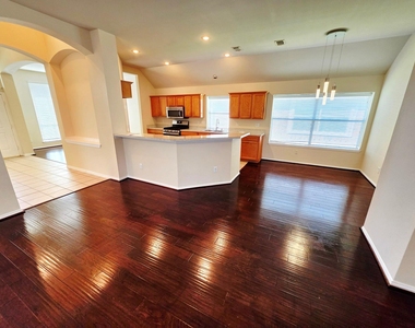 3205 Hamlett Lane - Photo Thumbnail 8