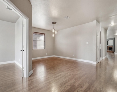 2220 Willow Drive - Photo Thumbnail 3