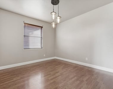 2220 Willow Drive - Photo Thumbnail 5