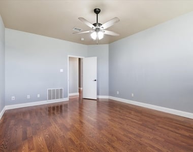 2220 Willow Drive - Photo Thumbnail 14