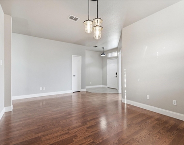 2220 Willow Drive - Photo Thumbnail 6