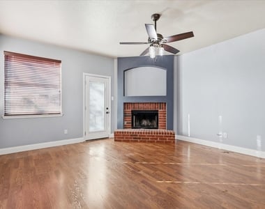 2220 Willow Drive - Photo Thumbnail 7