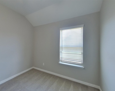 831 Cavalcade Drive - Photo Thumbnail 13