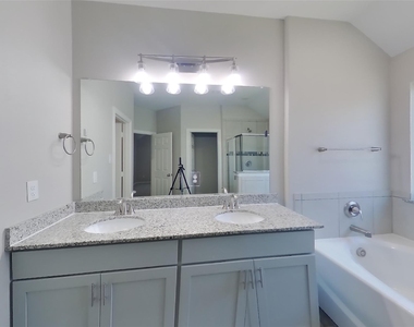 831 Cavalcade Drive - Photo Thumbnail 7