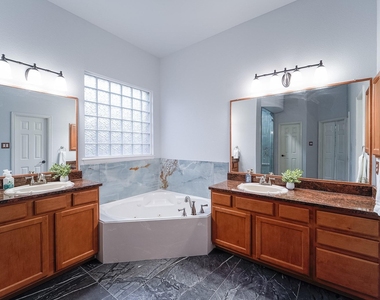924 Brentwood Drive - Photo Thumbnail 24