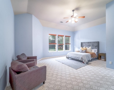 924 Brentwood Drive - Photo Thumbnail 19