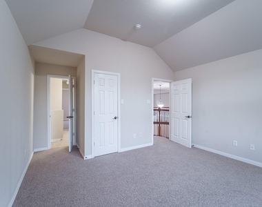 924 Brentwood Drive - Photo Thumbnail 29